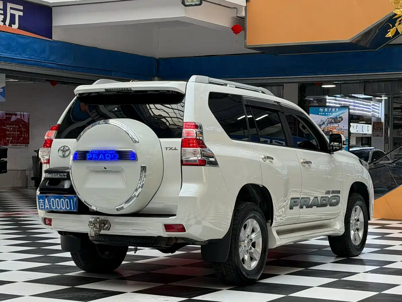 TOYOTA PRADO