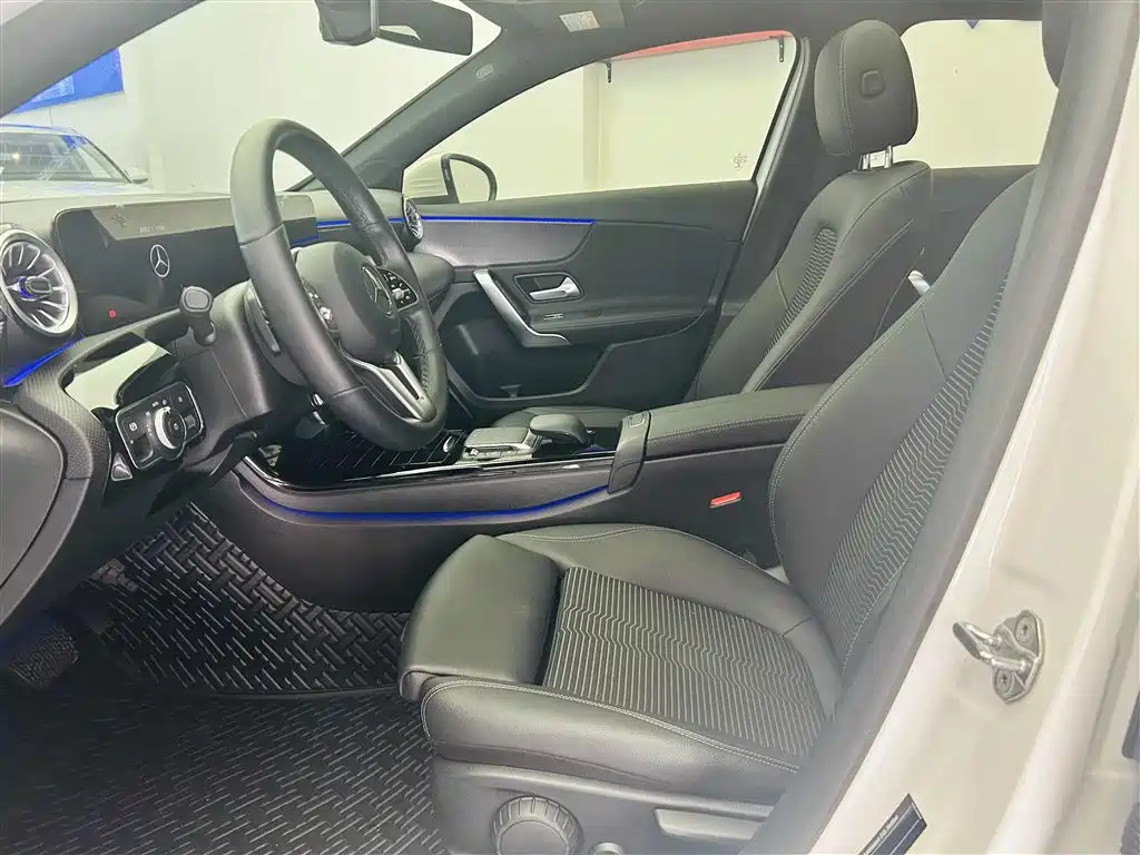 Mercedes-Benz A-Class (Import) 2022 A 200 Dynamic фото 19