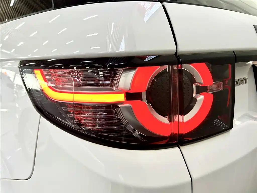 Land Rover Discovery Sport 2019 240PS SE Edition China VI фото 10