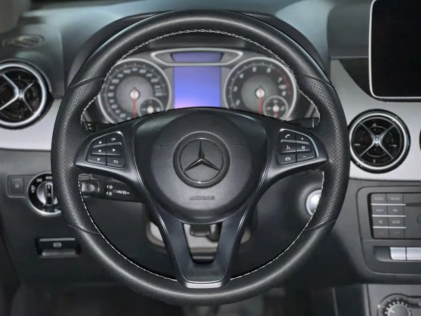 Mercedes-Benz B-Class 2017 B 200 Dynamic фото 9