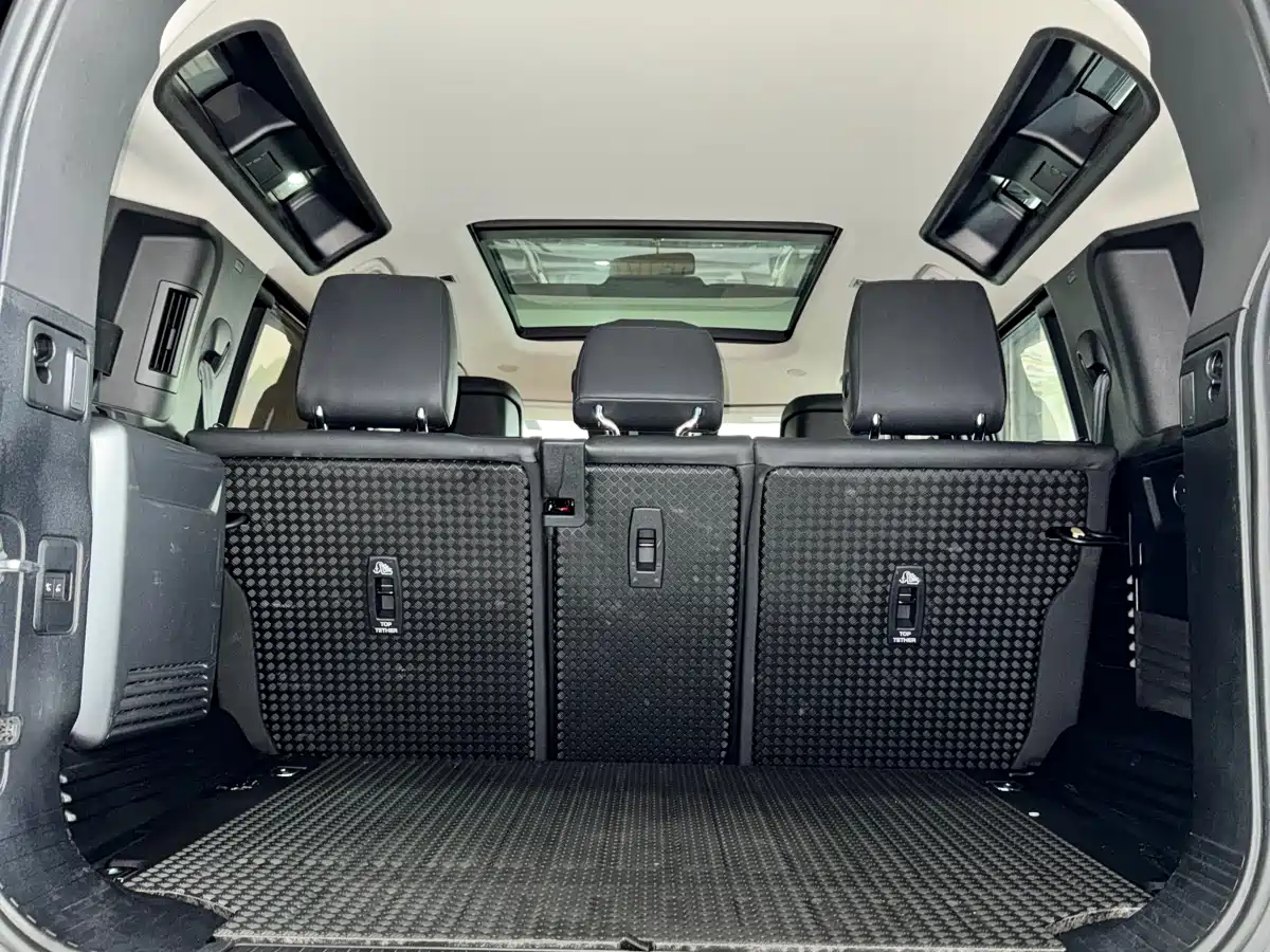 Land Rover Defender 2023 Facelift 110 3.0T P400 X-DYNAMIC HSE фото 9