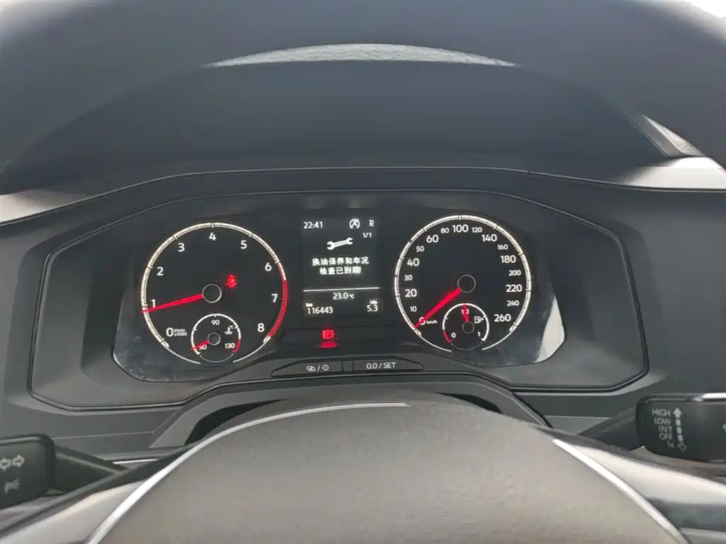 VOLKSWAGEN POLO