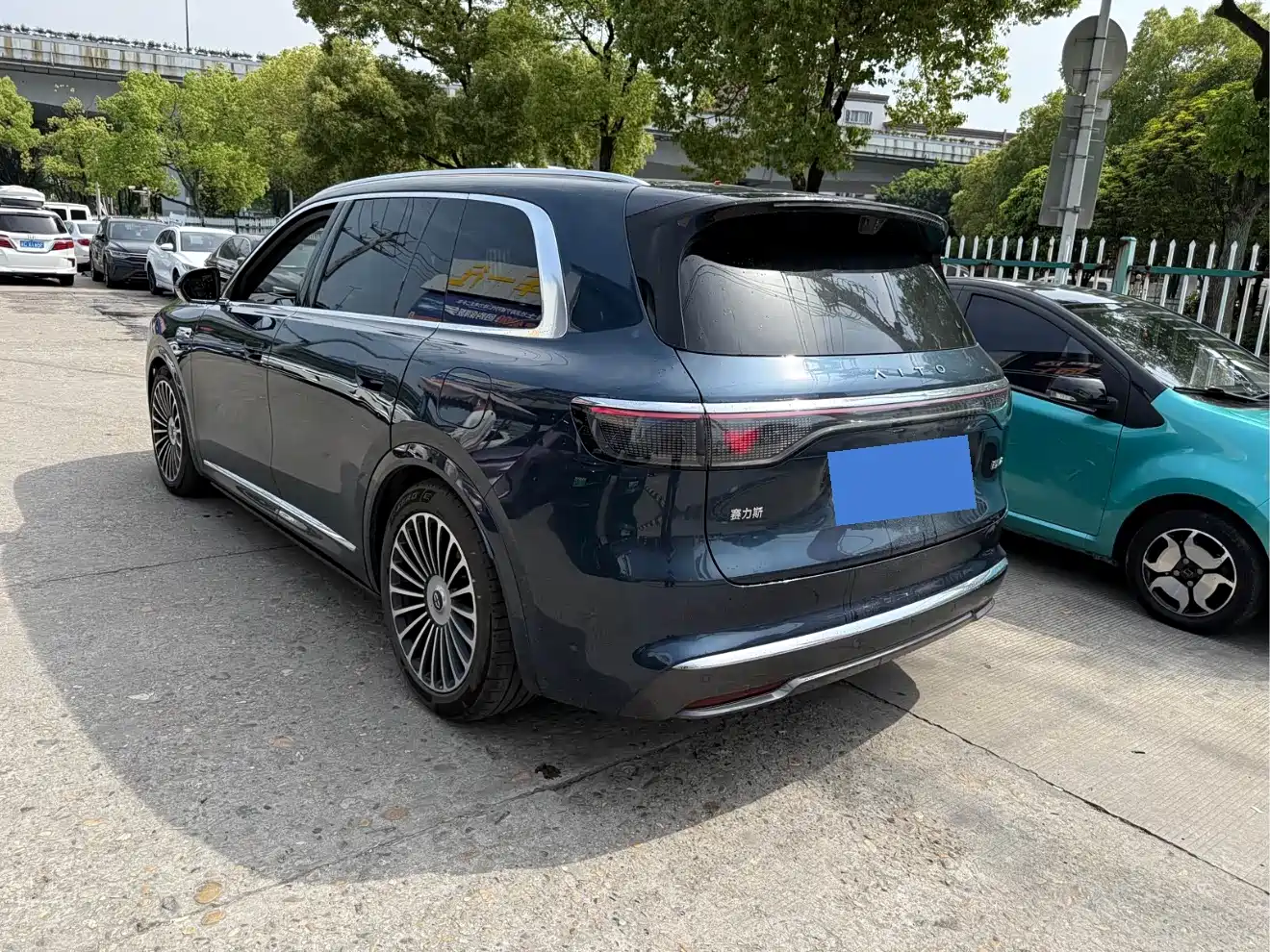 AITO Wenjie AITO M8 2025 Model Extended Range Ultra Edition 53.4kWh 5-Seater фото 3