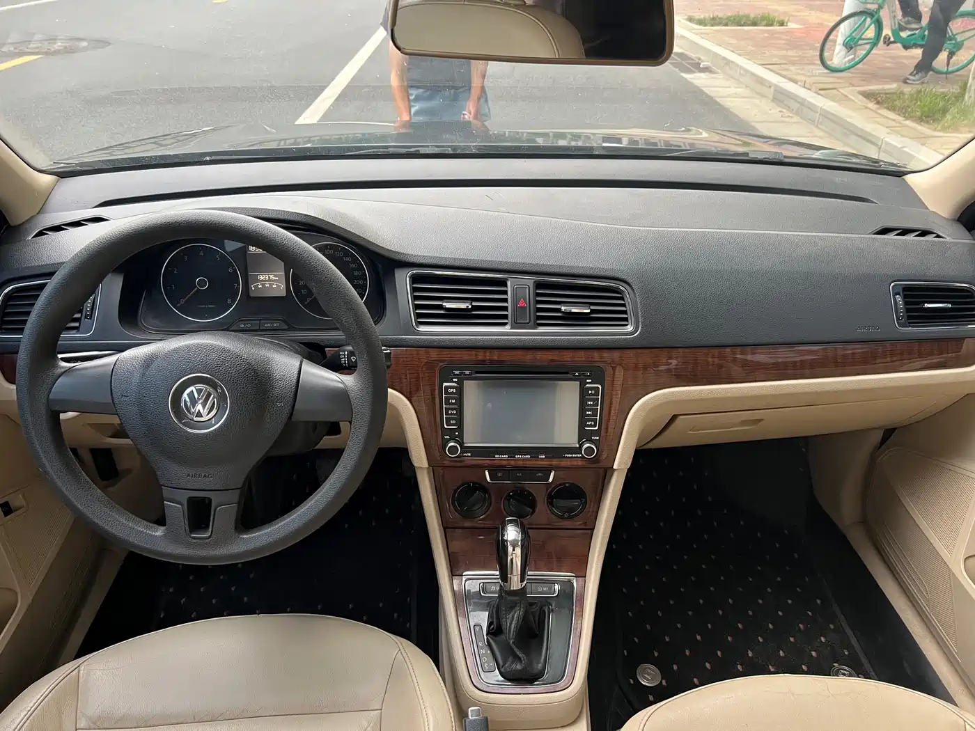 Volkswagen Lavida 2013 Facelift Classic 1.6L Automatic Comfort фото 8