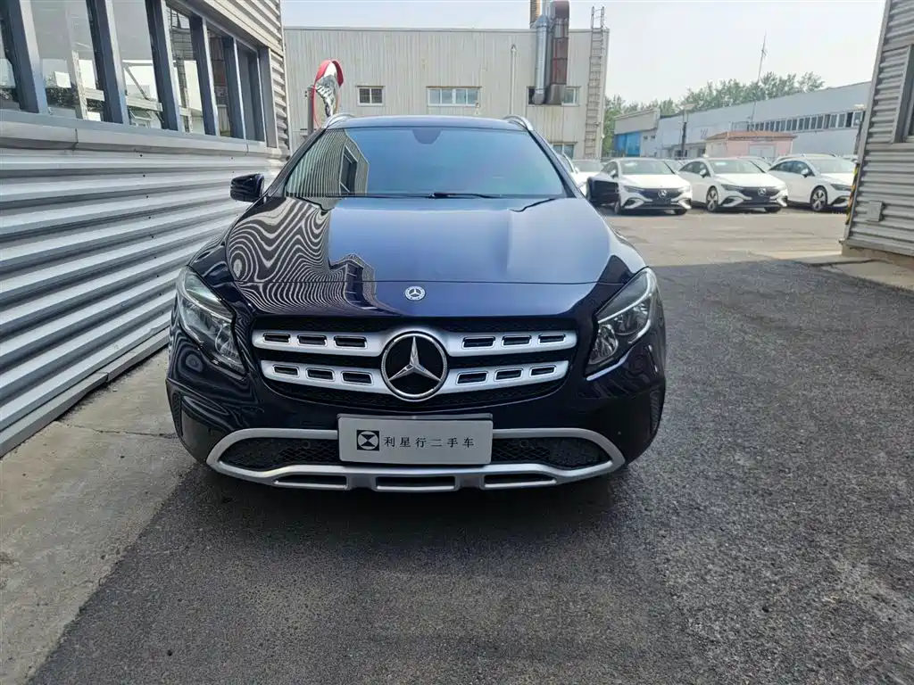 Mercedes-Benz GLA 2018 GLA 200 Dynamic фото 2