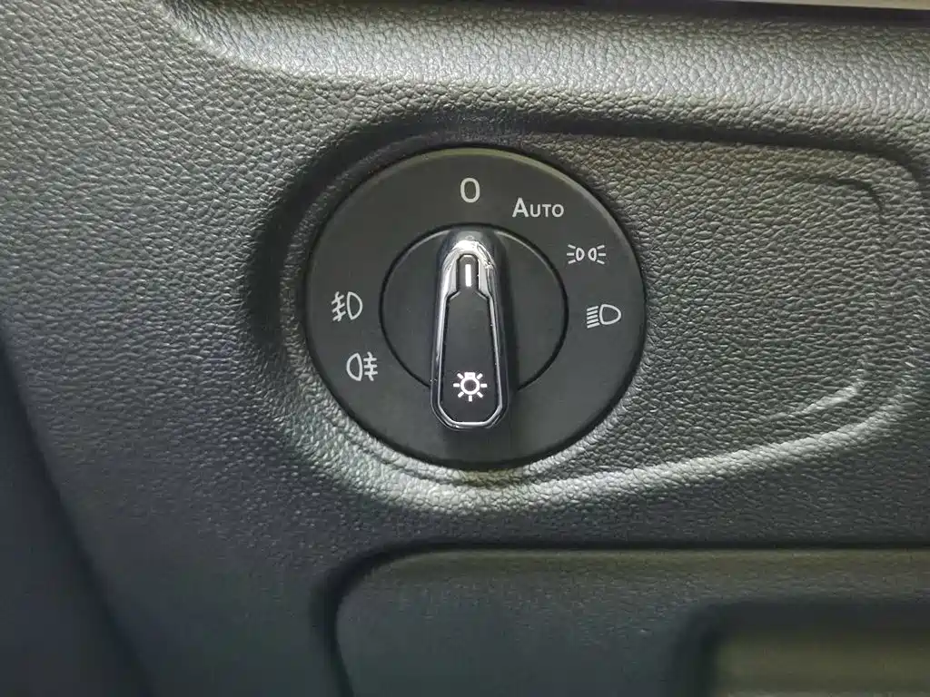 Фото 21 - Volkswagen Passat