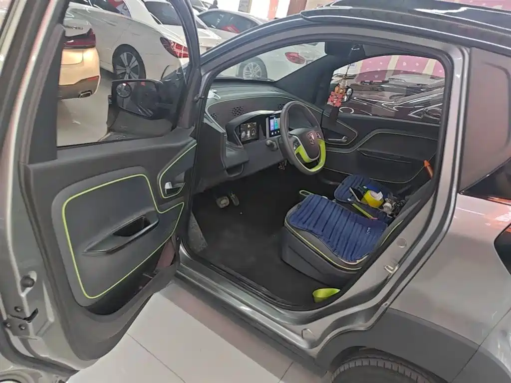 BAOJUN E100