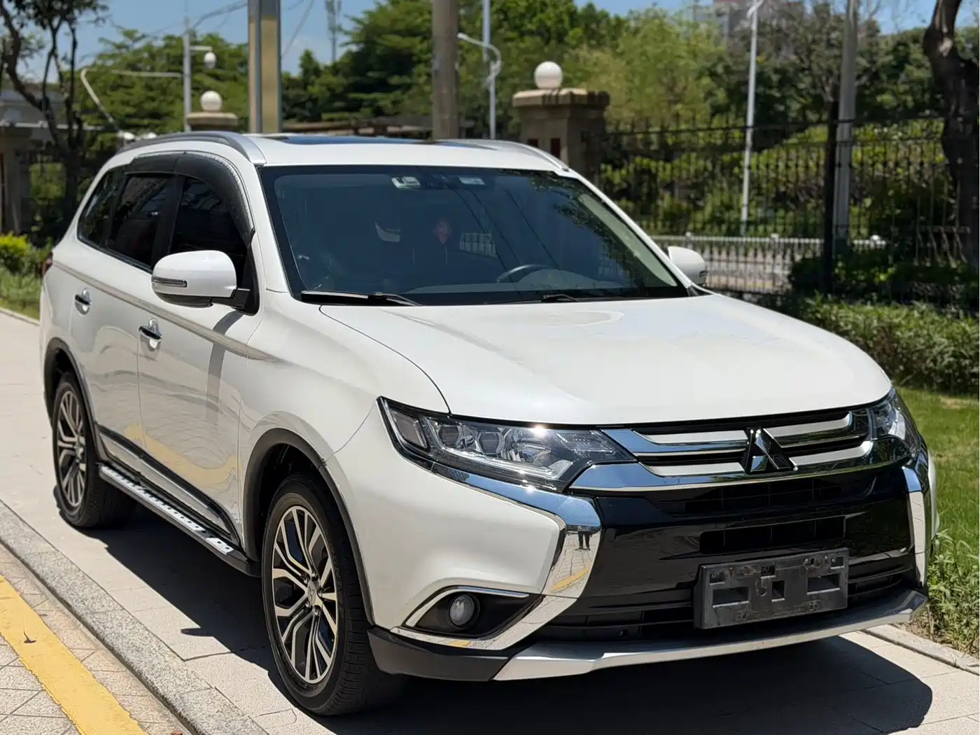 Mitsubishi Outlander 2017 2018 2.4L 4WD Elite Edition 5-seater