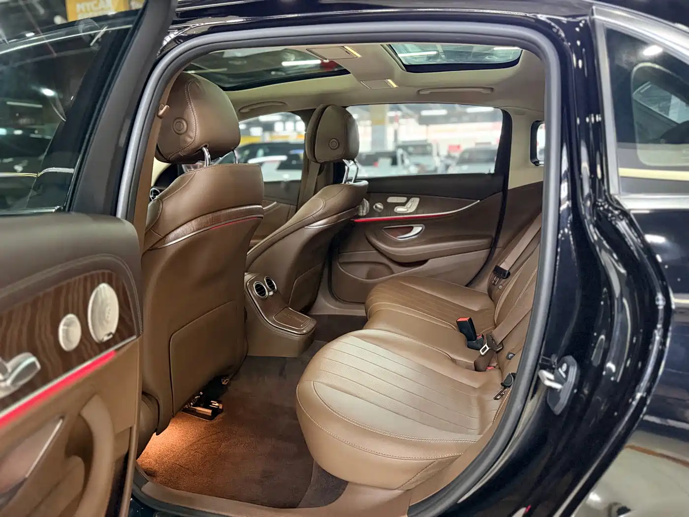 Mercedes-Benz E-Class 2023 E 300 L Luxury фото 10
