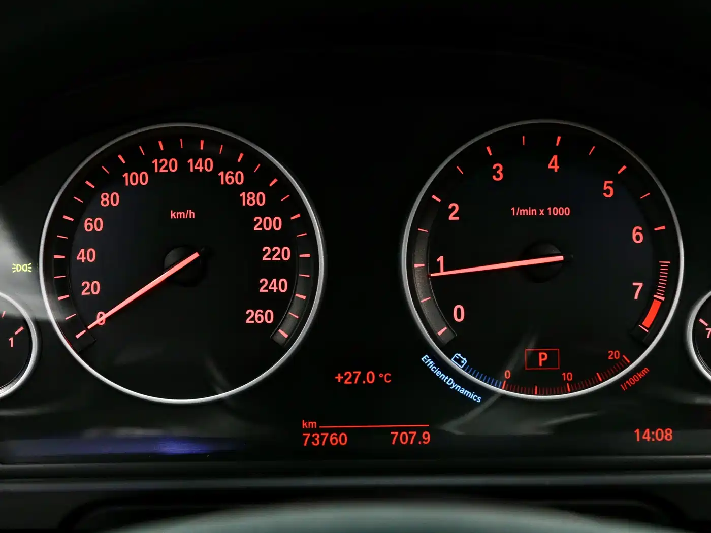 BMW 5 Series (Import) 2014 520i Touring фото 13