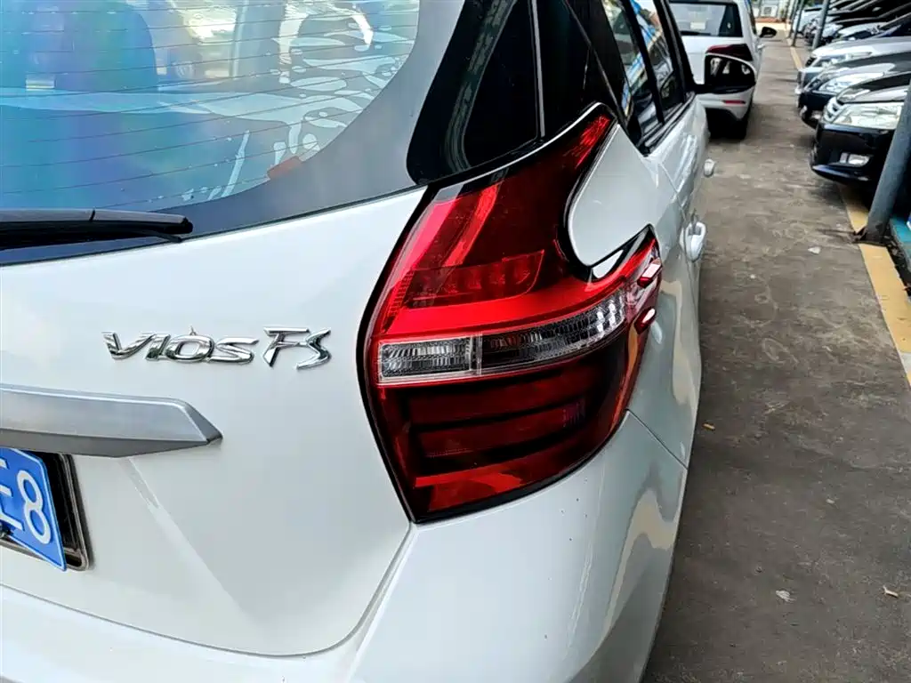 Toyota Vios FS 2017 1.5L CVT Fengchi Edition фото 8