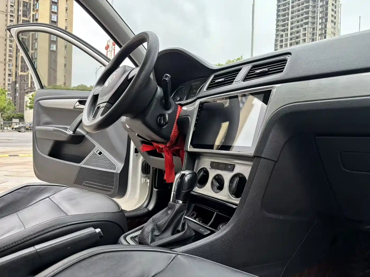 Volkswagen Lavida 2013 Facelift Classic 1.6L Automatic Comfort фото 20