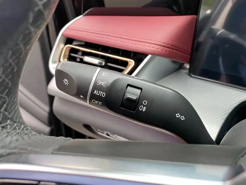 Hongqi H5 2023 2.0T Auto Smart Connect Flag Comfort фото 19