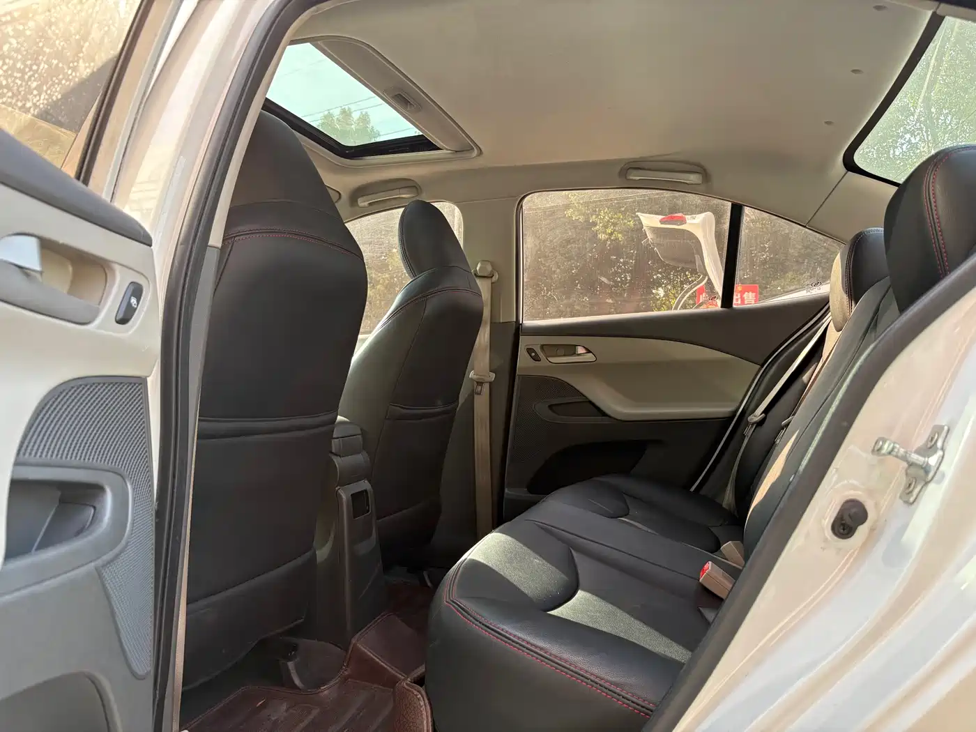 Chevrolet Sail 2015 Sail 3 1.5L Manual Ideal Sunroof Edition фото 8