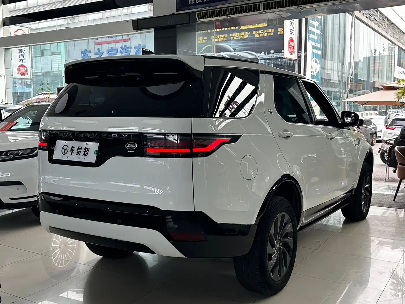 Land Rover Discovery 2021 360PS R-Dynamic S фото 18