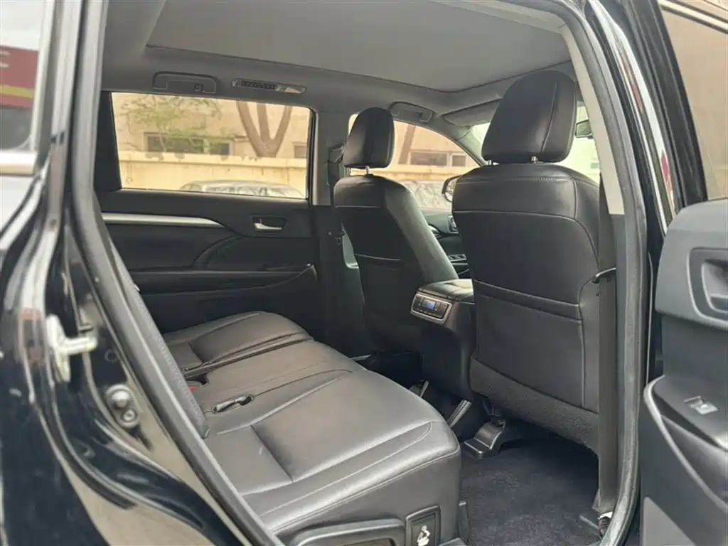 Toyota Highlander 2017 2.0T 2WD Premium 7-Seater фото 2