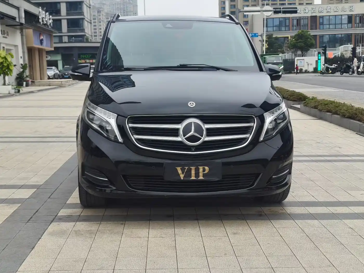 Mercedes-Benz V-Class 2018 V 260 L Premium Long Wheelbase Edition China VI фото 2