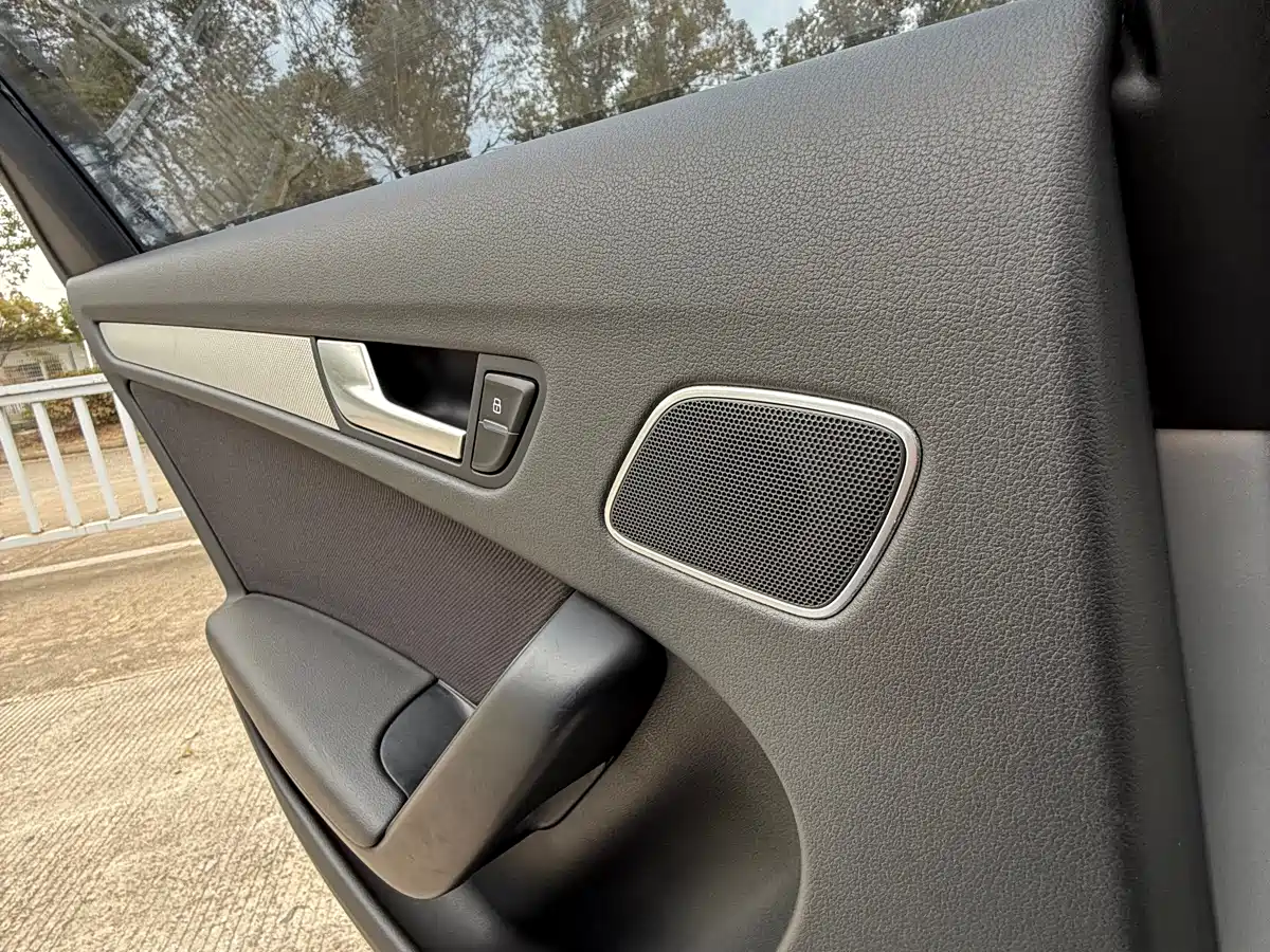 Audi A4L 2013 35 TFSI Automatic Luxury фото 10