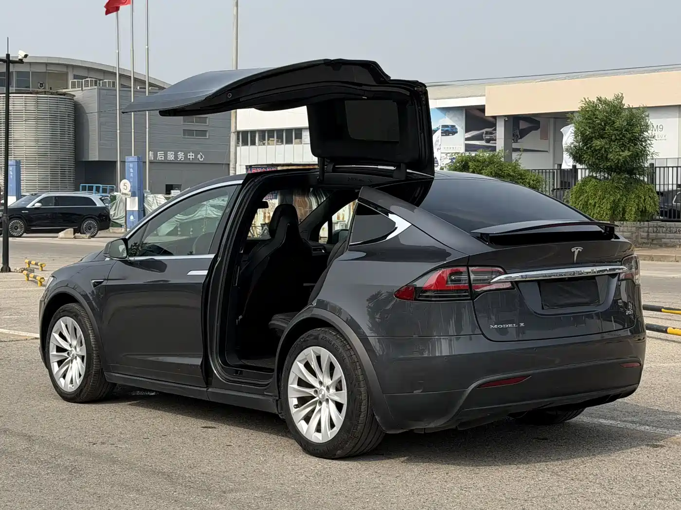 TESLA MODEL X