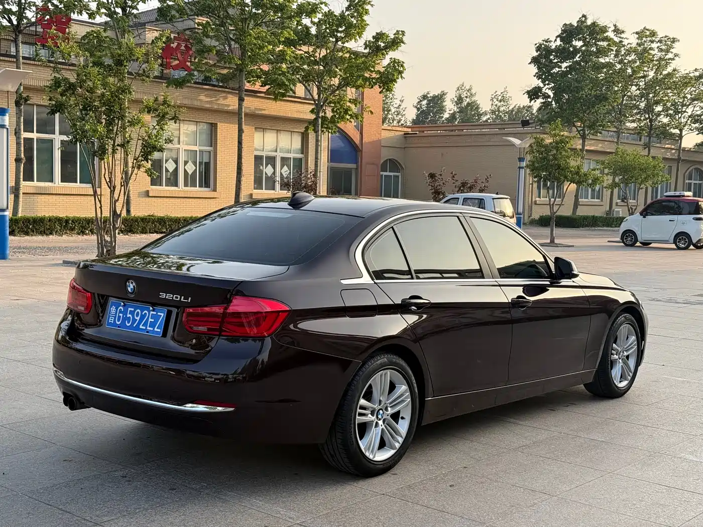 BMW 3 Series 2017 320Li Fashion фото 3