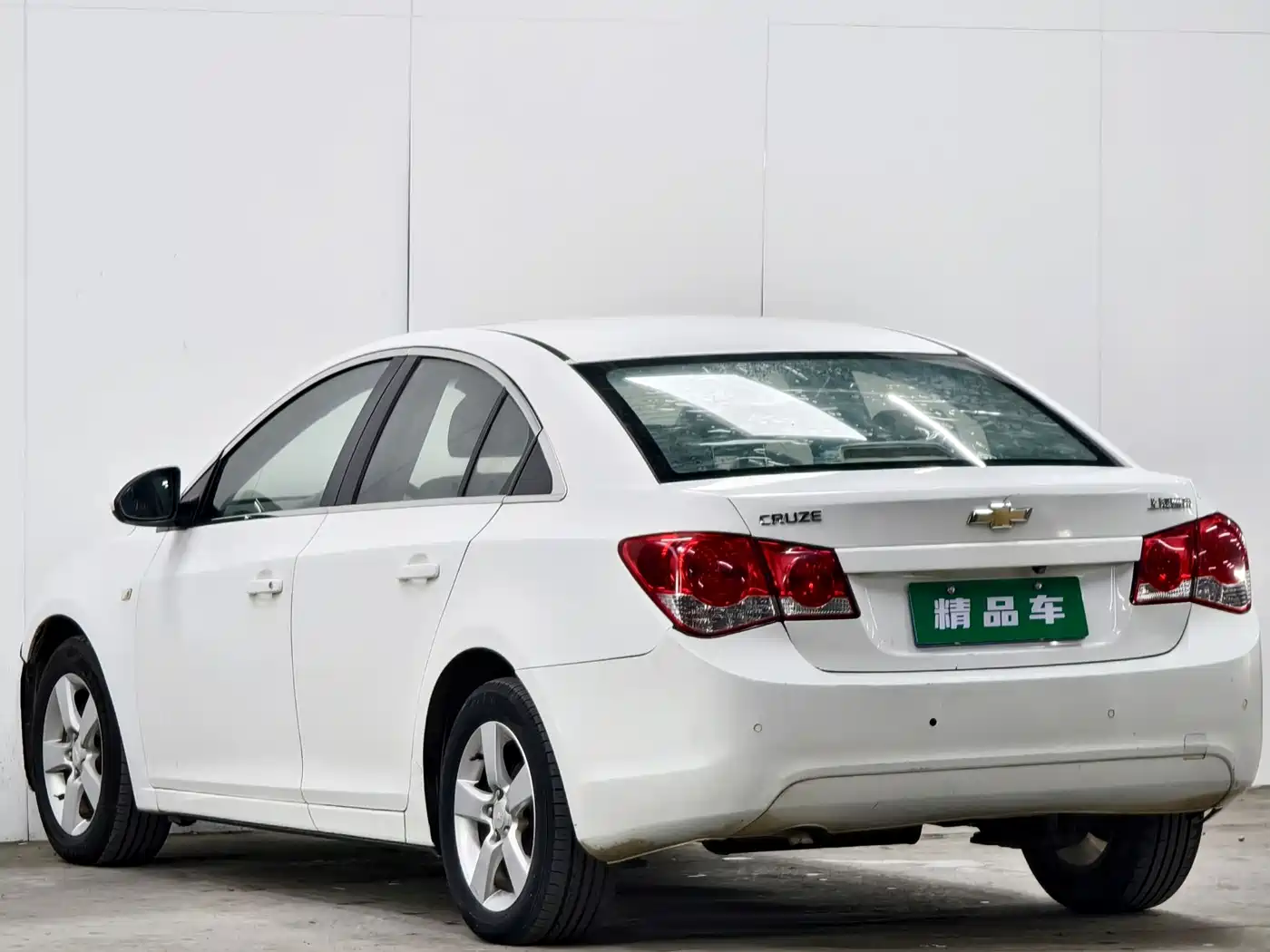 Фото 6 - Chevrolet Cruze