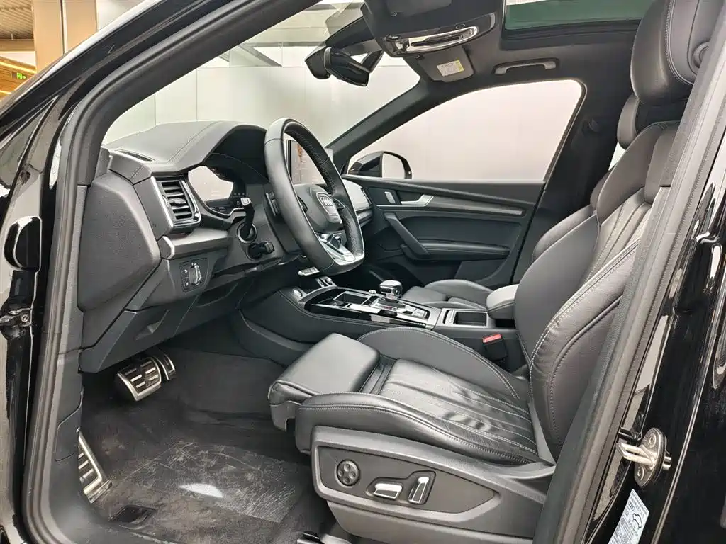 Audi Q5L 2023 40T Luxury Dynamic фото 6