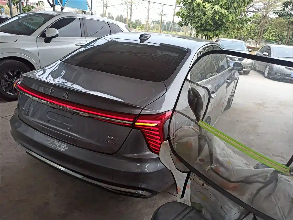 Hongqi H5 2023 2.0T Auto Smart Connect Flag Comfort фото 5