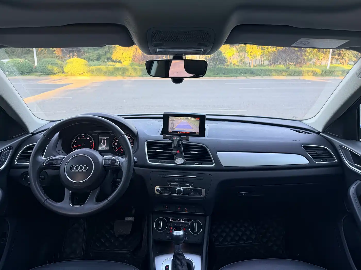 Фото 6 - Audi Q3