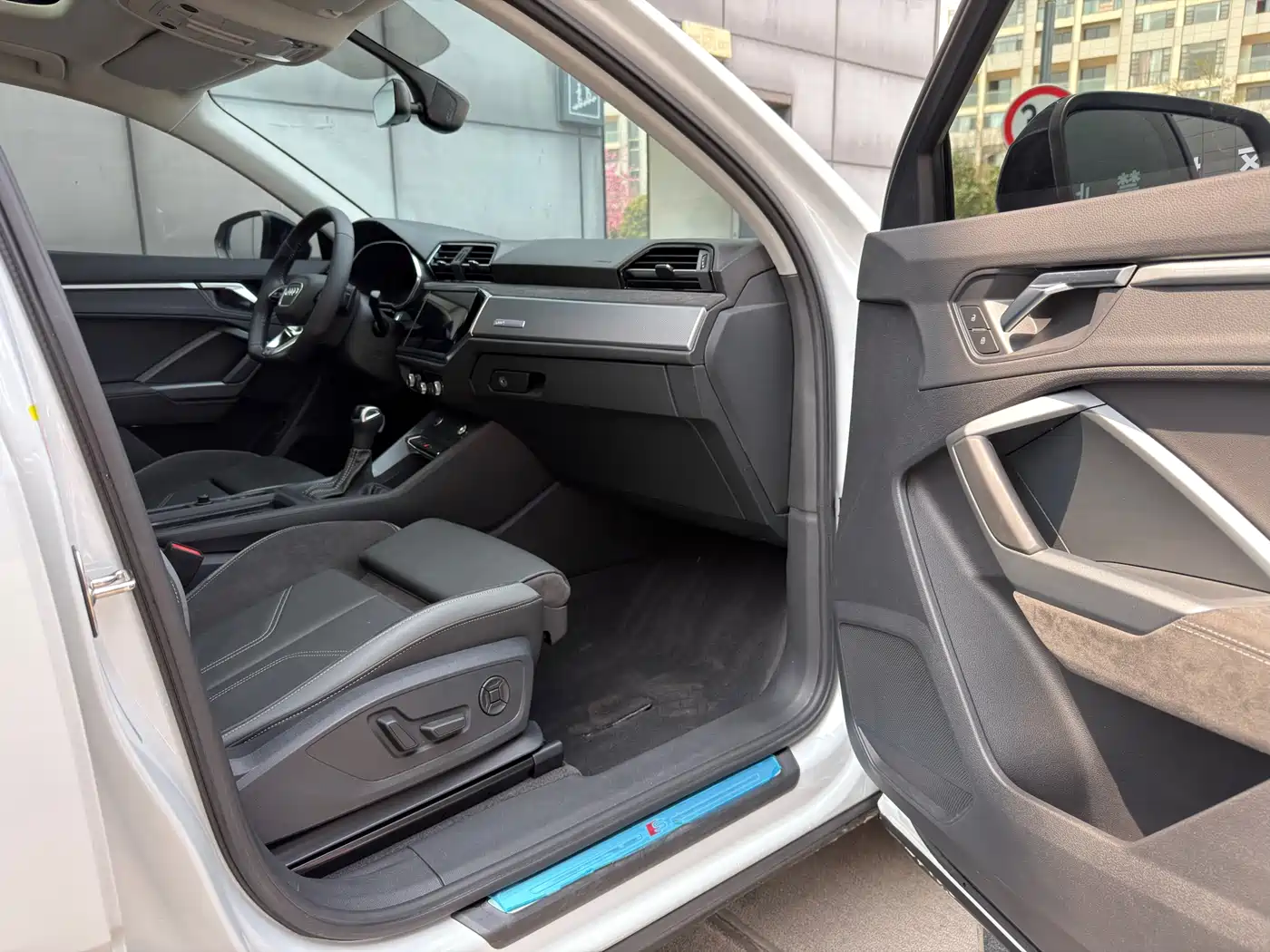 Audi Q3 Sportback 2022 40 TFSI Fashion фото 26