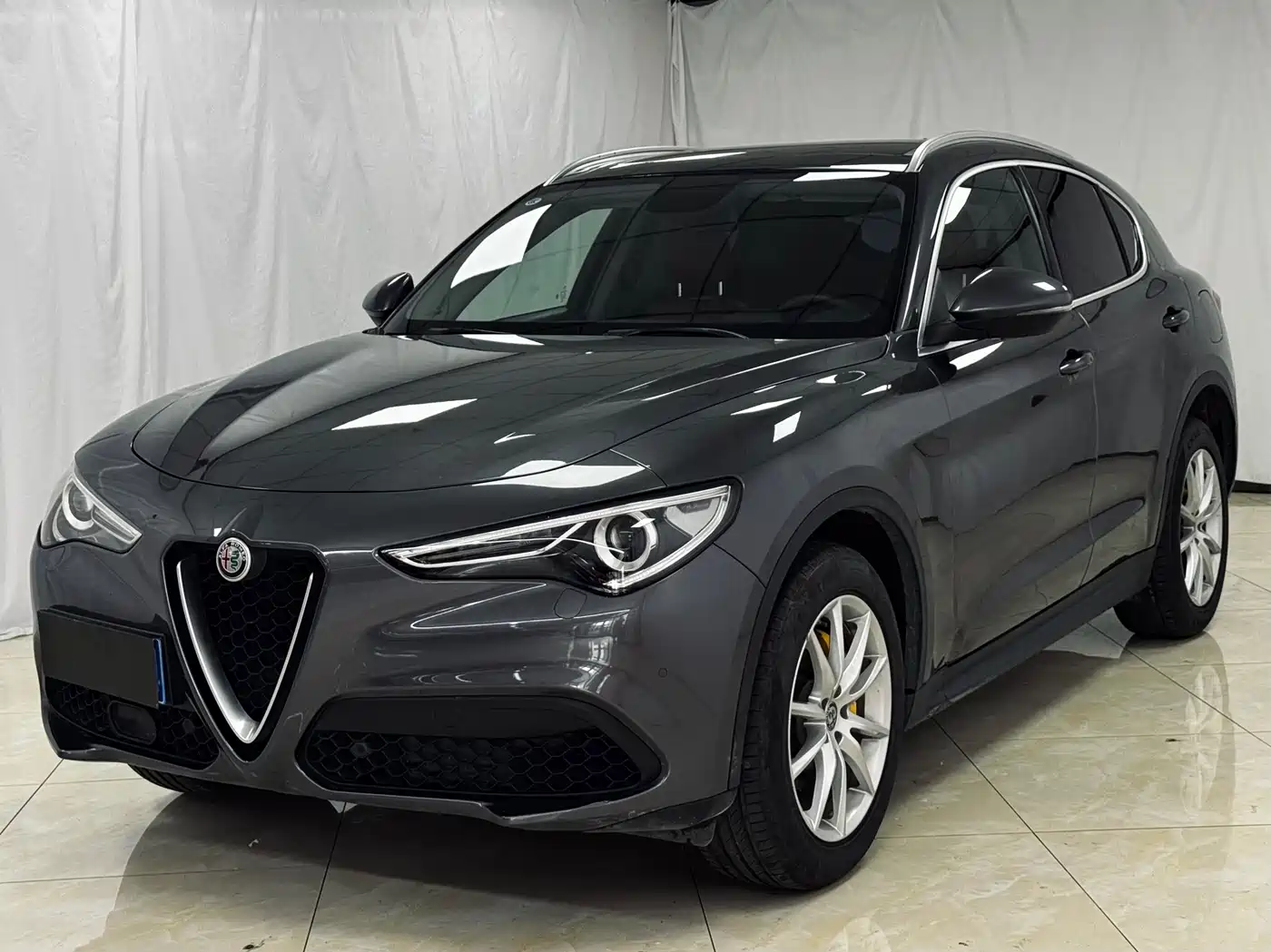 Alfa Romeo Stelvio 2019 2017 2.0T 200HP Luxury Edition