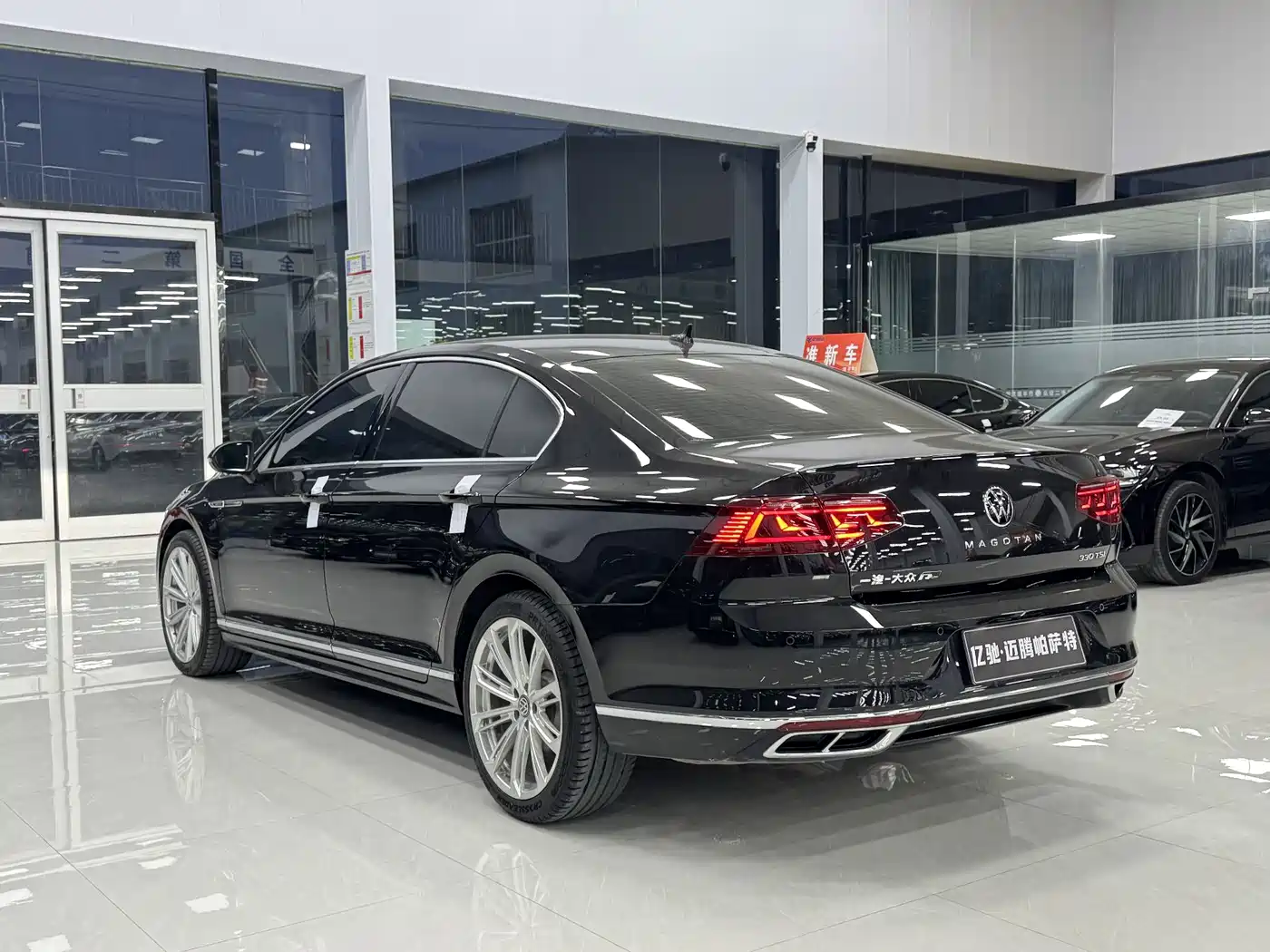 Volkswagen Magotan 2024 2 Million Units Public Sharing Edition 330TSI DSG Luxury фото 4