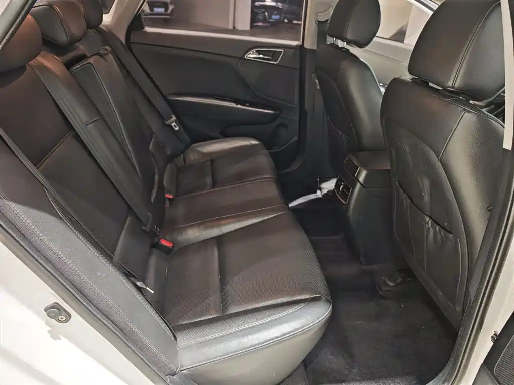 Hyundai Mistra 2016 1.8L Auto Premium DLX фото 15