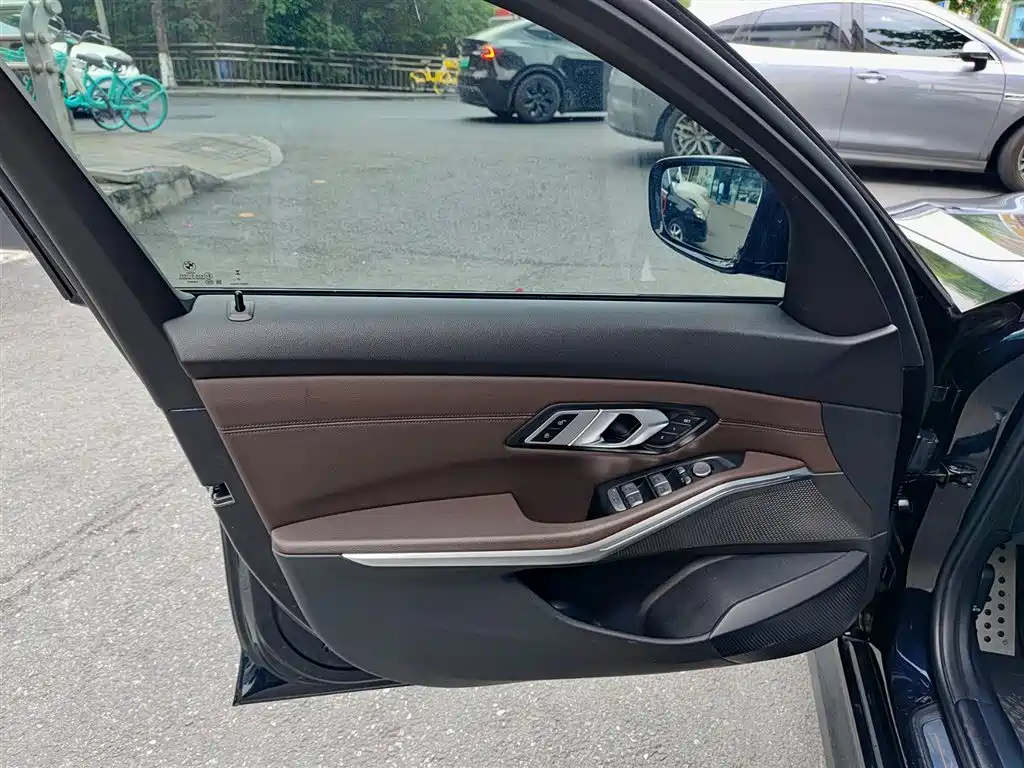 BMW i3 2023 eDrive 40 L Shadowline Package фото 6