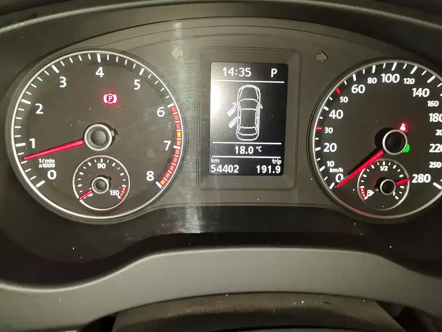 Volkswagen Sagitar 2014 1.4TSI Automatic Luxury фото 14