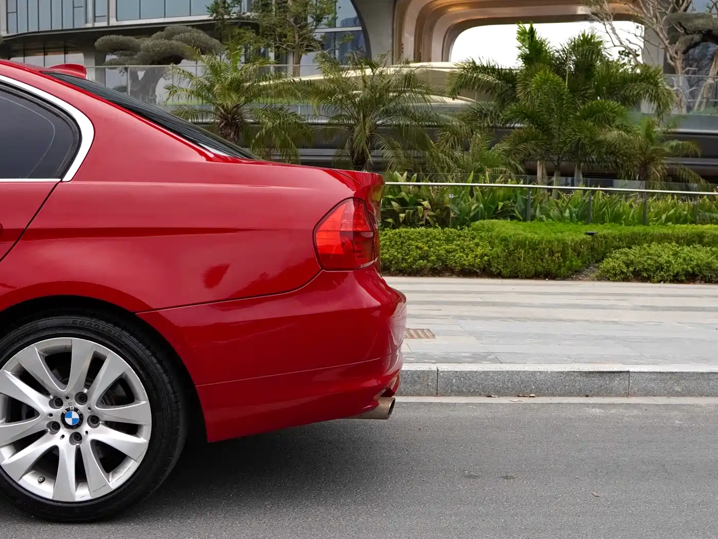 BMW 3 Series 2012 320i Luxury фото 26