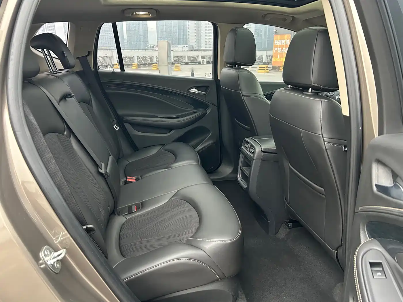 Buick Envision Plus 2017 20T FWD Premium фото 10
