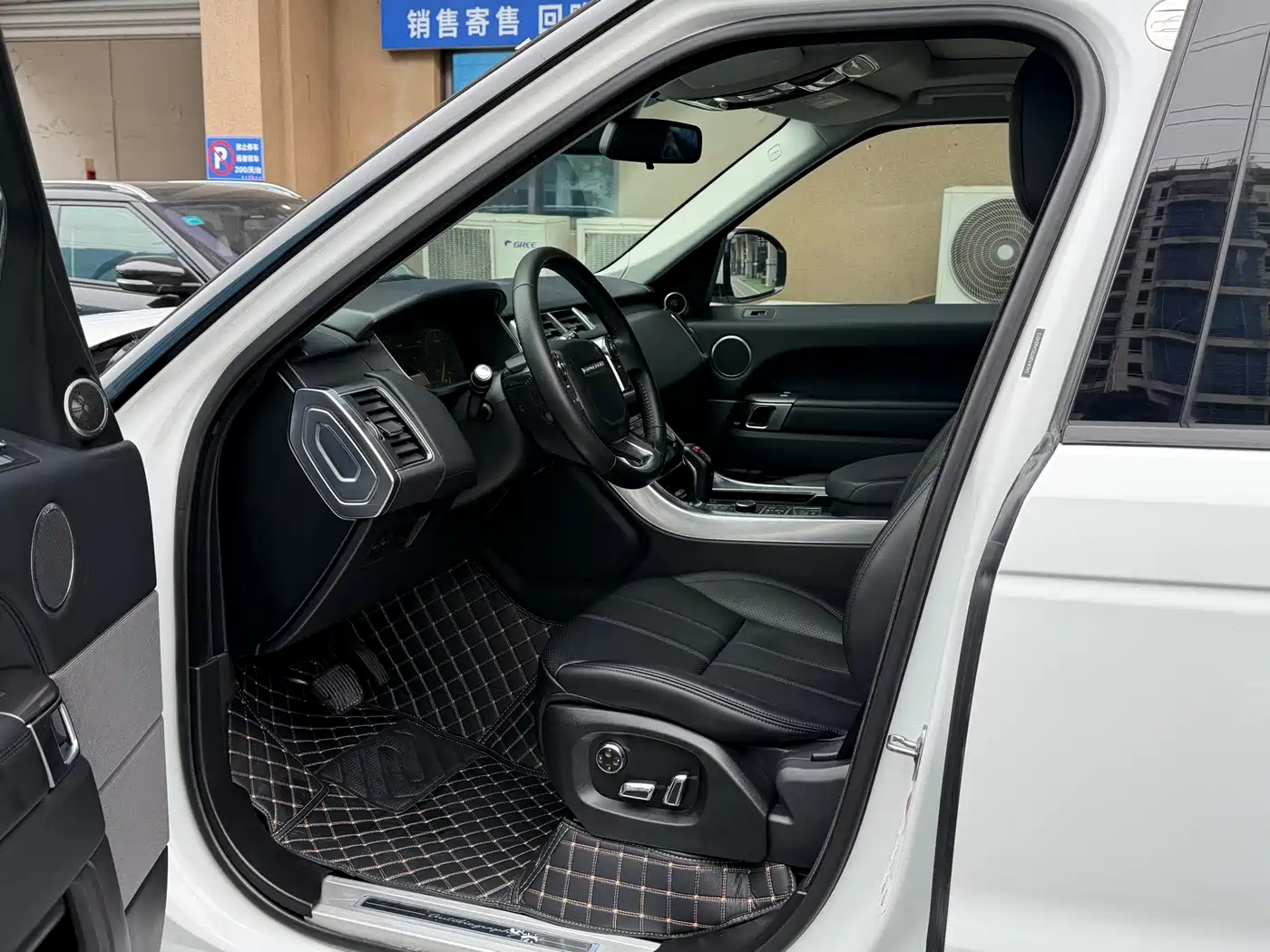 Land Rover Range Rover Sport 2016 3.0 SDV6 HSE фото 4