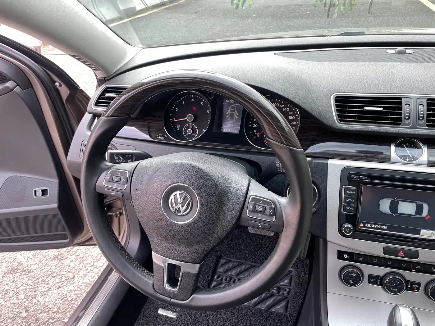Volkswagen Magotan 2013 2.0TSI Premium фото 5