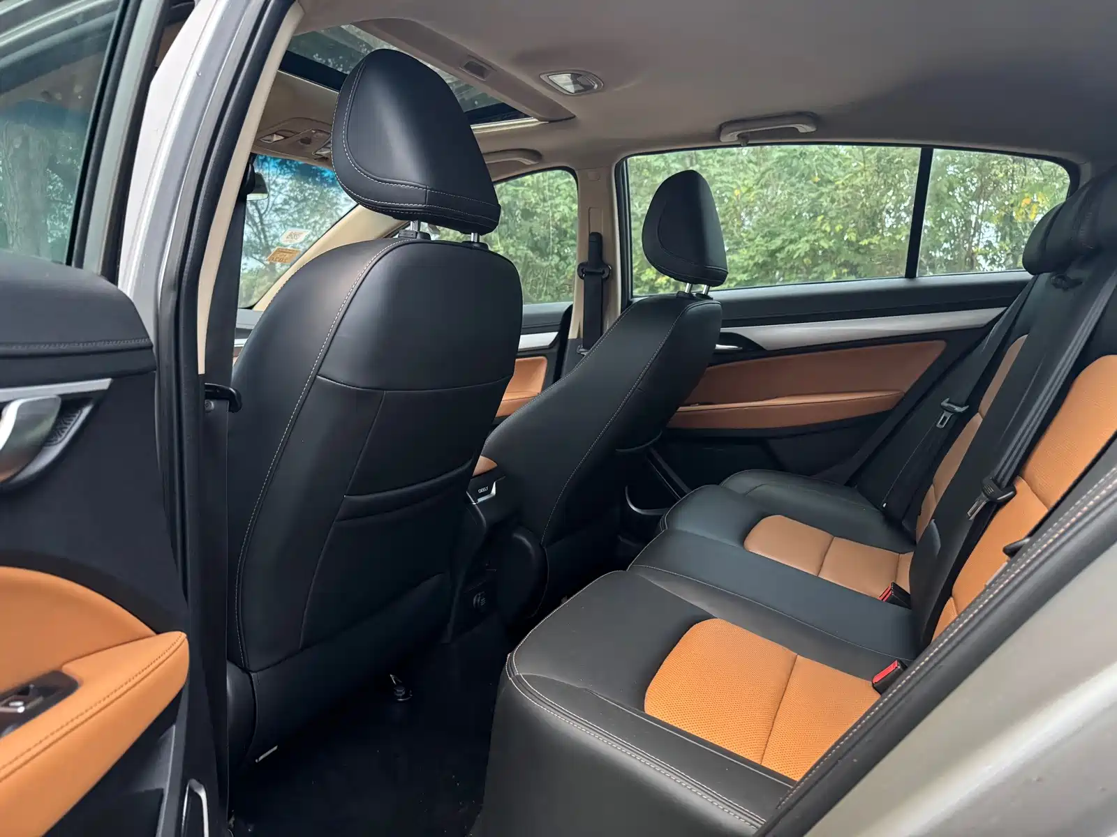 Фото 9 - Geely Vision S1