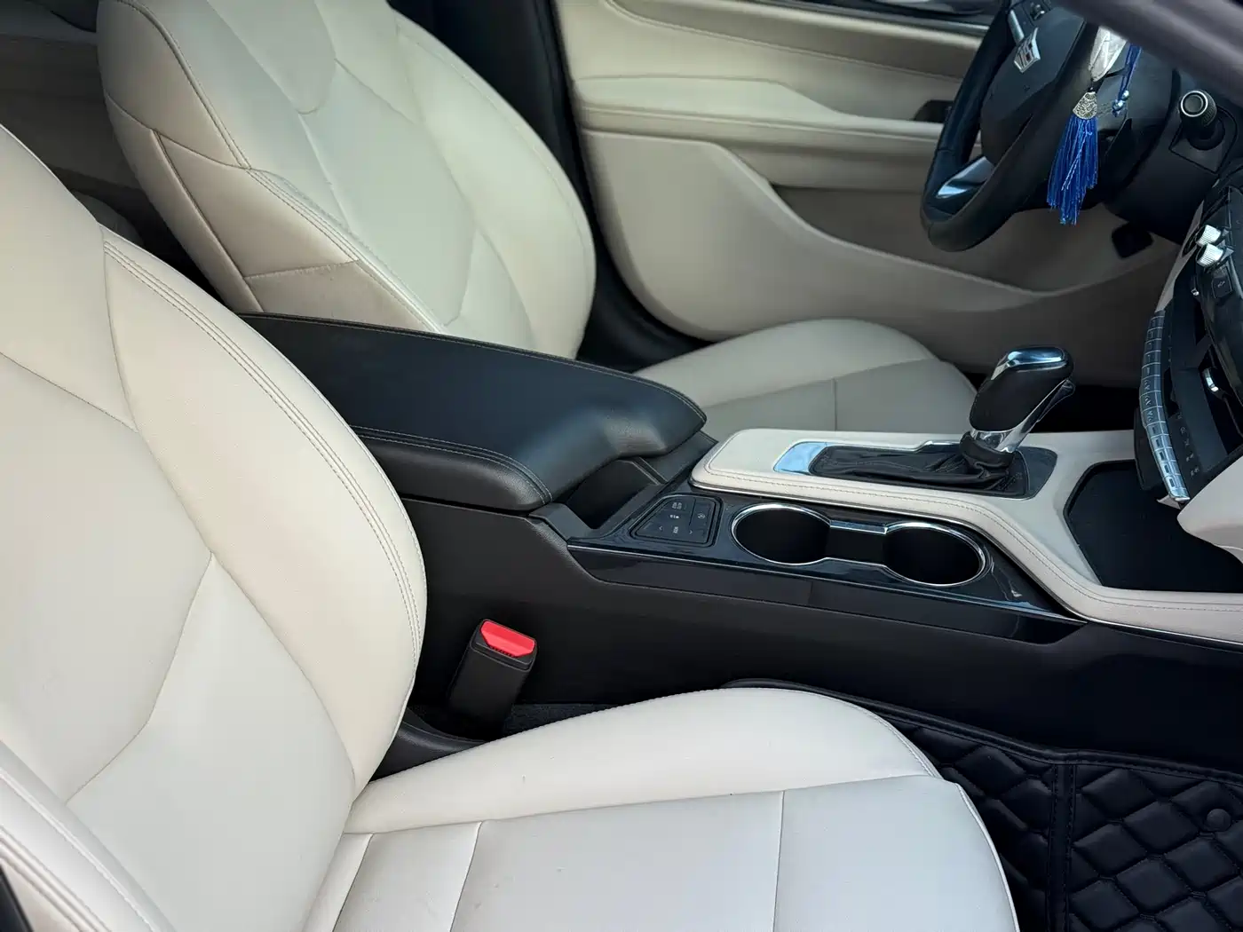 Cadillac CT4 2023 25T Luxury Model фото 15