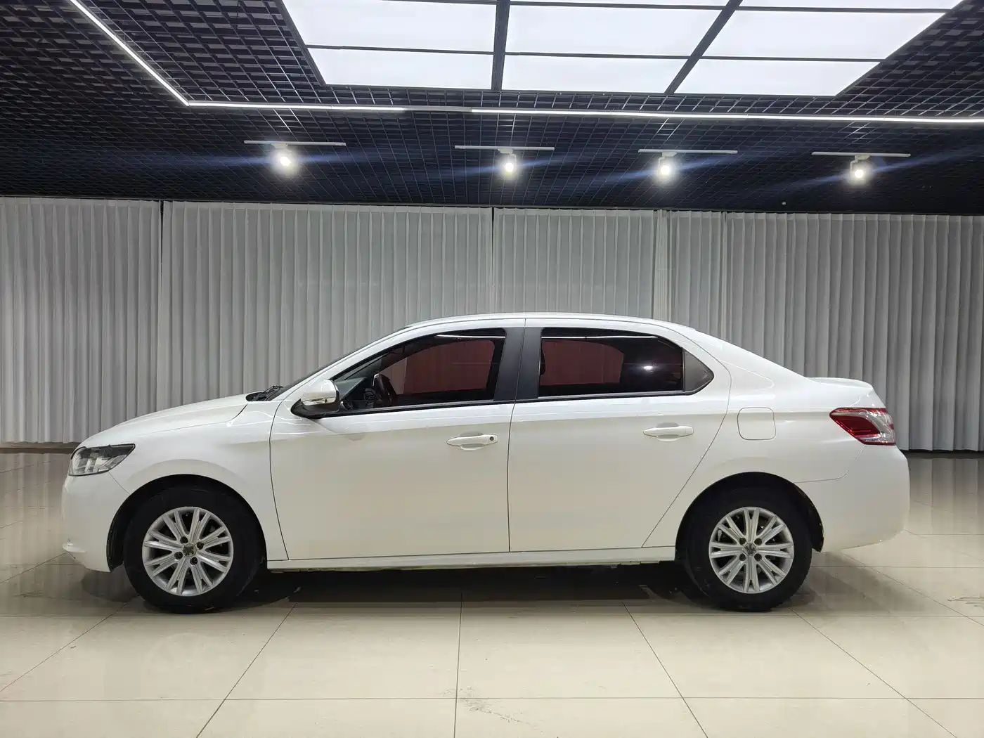 Peugeot 301 2017 2017 1.6L Manual Comfort Edition