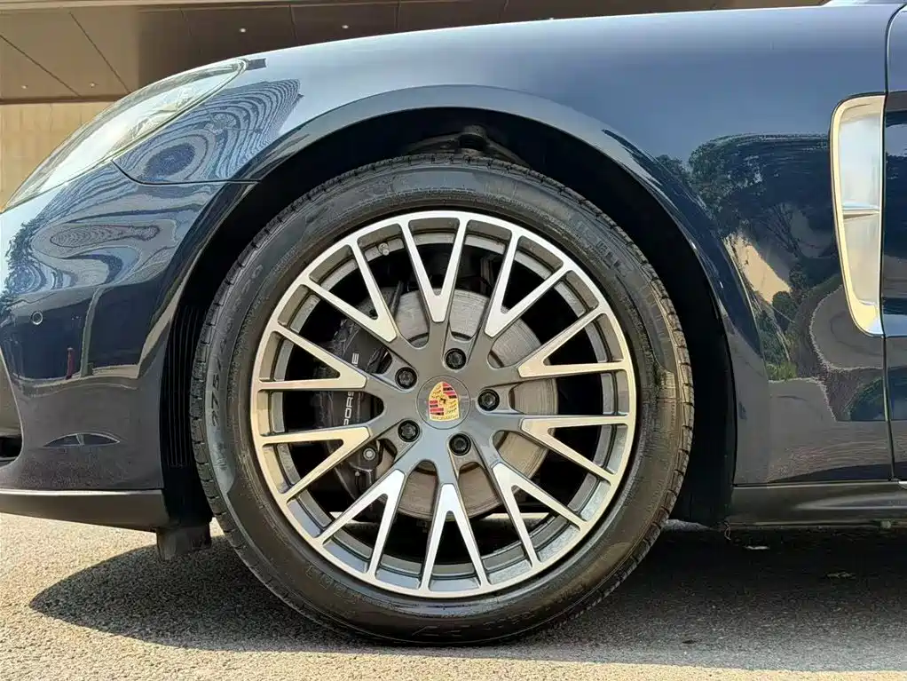 Porsche Panamera 2019 Panamera 4 Executive Long Wheelbase 2.9T фото 23