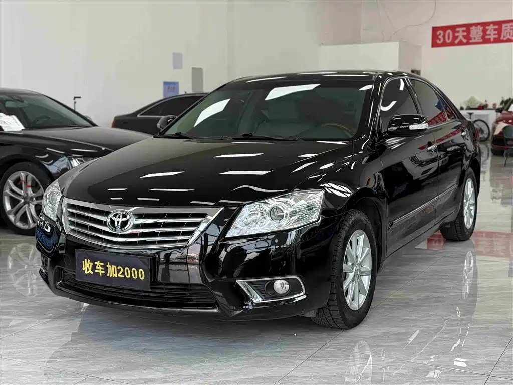 Toyota Camry 2010 240G Luxury Edition фото 2