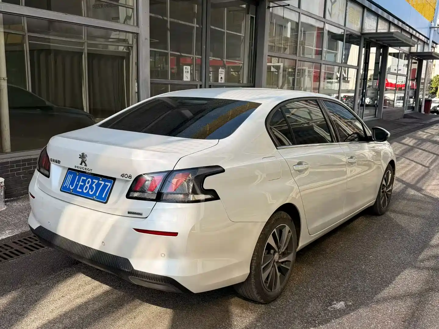 Photo 9 - Peugeot 408