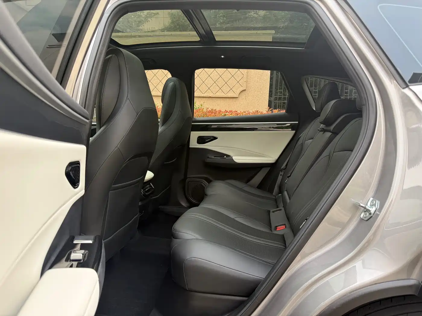 Geely Galaxy Galaxy L7 2024 1.5T 115km MAX Soaring Dragon Edition фото 11
