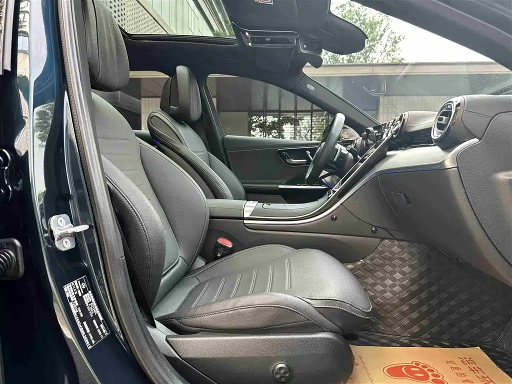 Mercedes-Benz C-Class 2024 C 260 L Night Edition Sport фото 6