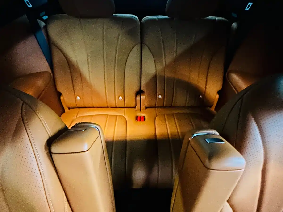 AITO Wenjie AITO M8 2025 Extended Range Ultra 53.4kWh 6-Seater фото 9