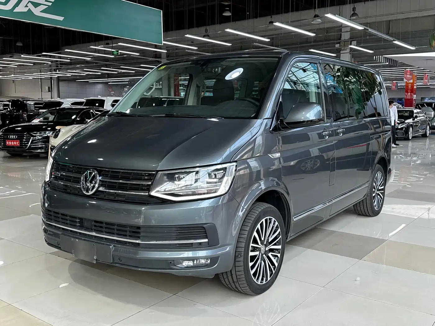 Volkswagen Multivan 2018 2.0TSI 4WD Premium Edition 7-Seater