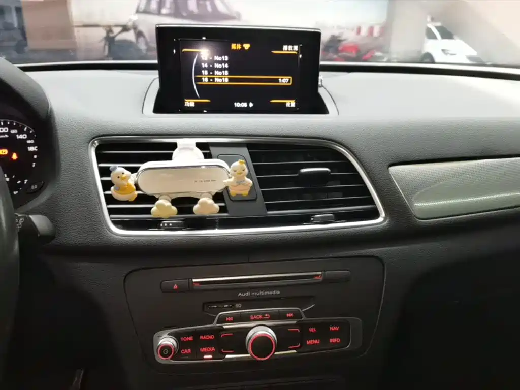 Audi Q3 2016 Model 30 TFSI Style фото 13