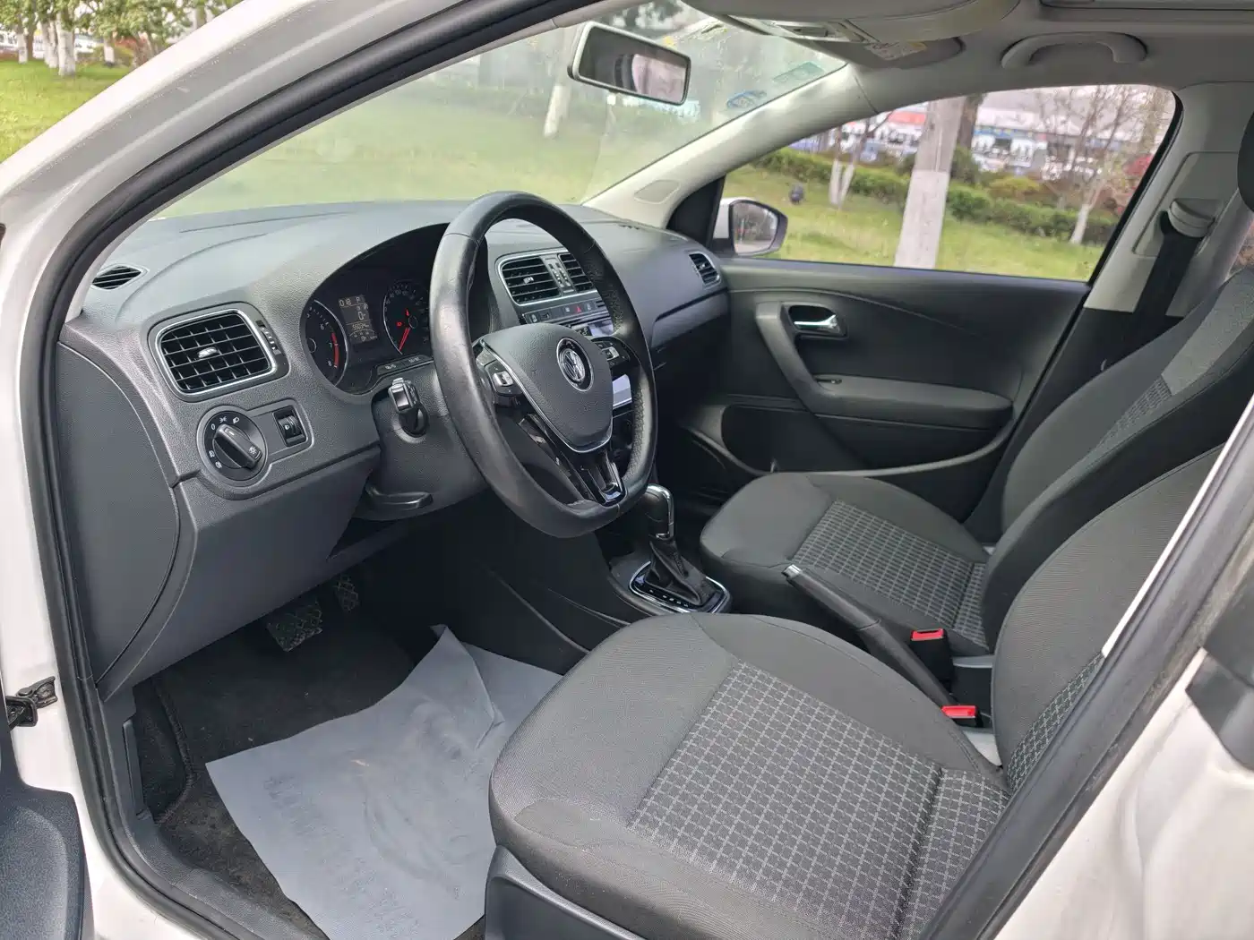 Volkswagen Polo 2018 1.5L Auto Comfort фото 6